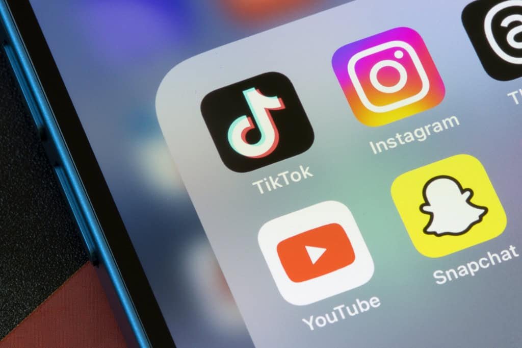 tiktok instagram youtube snapchat 1024x682