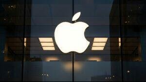 Apple atinge US$ 5 trilhões e vira porto seguro em meio à liquidação de ações de empresas de IA apple logo 300x169