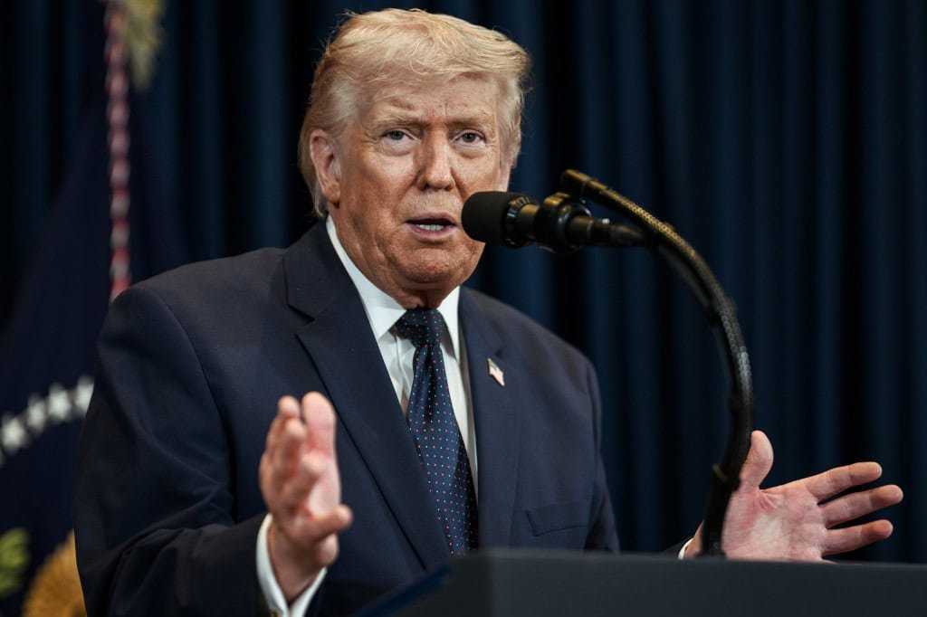 Após invasão de agente da OpenAI, Sam Altman encontra senadores donald trump 1024x682 1