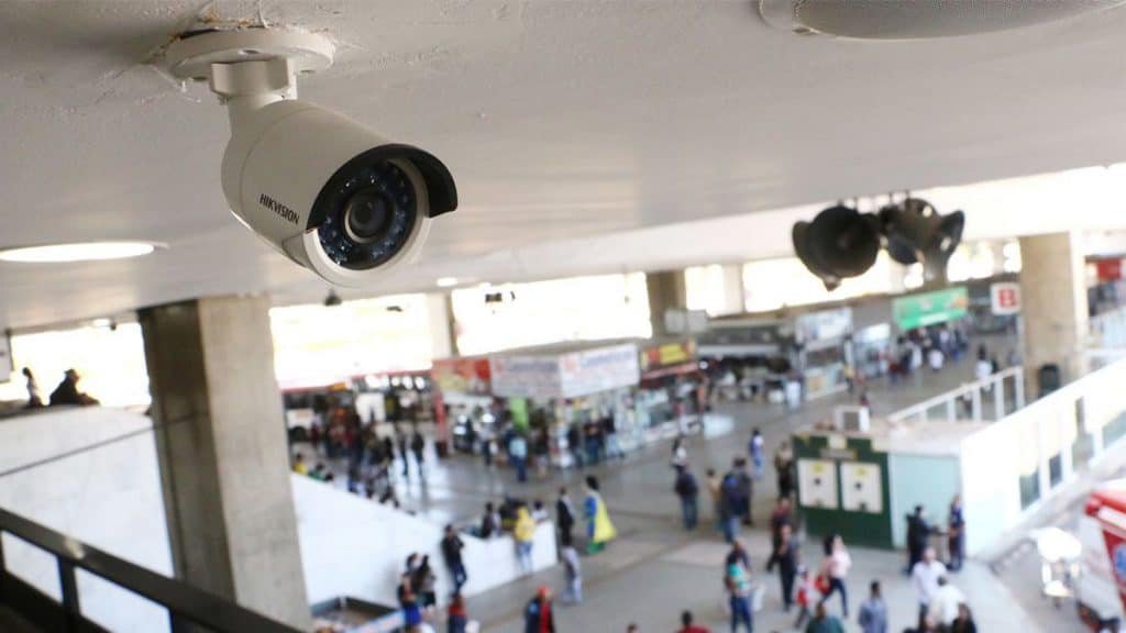 Câmeras de segurança com IA podem prever crimes, mas existe um risco… destaque cameras reconhecimento facial sp 1024x576